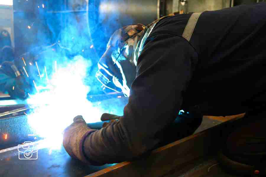 Se buscan soldadores responsables para mantenimiento